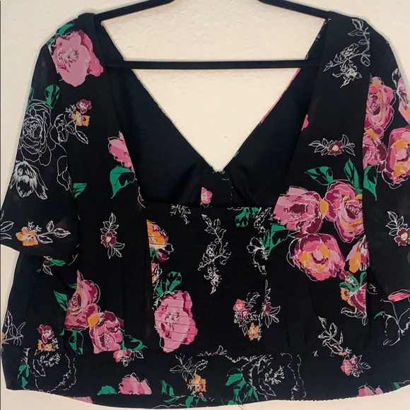 Torrid Floral chiffon sleeve crop top - Picture 3 of 8